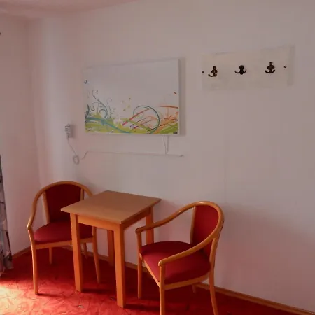 Nyaraló Ferienhaus 12 *